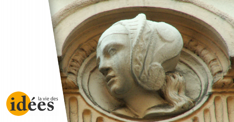 Statue de Victor Hugo à Paris, symbole de son monument littéraire et de son intégration dans la prestigieuse collection Victor Hugo Pléiade.